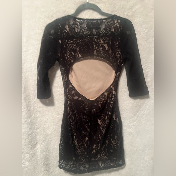 Black Lace Bodycon Dress - Picture 3 of 7